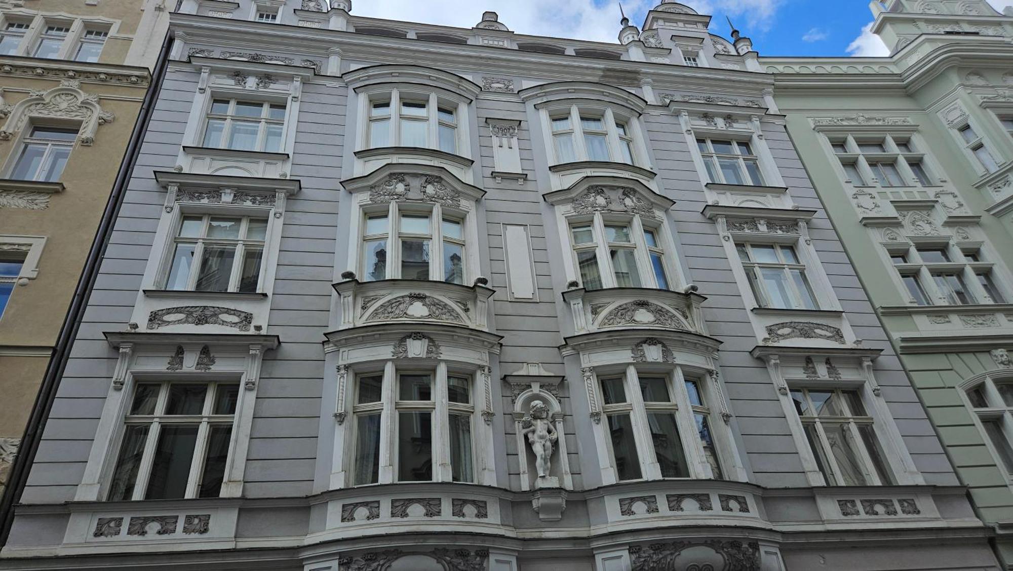 Decadent Art Deco Balcony Apartment In Old Town Prag Dış mekan fotoğraf